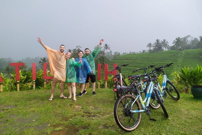 Jatiluwih E-bikes Tour Cycling Group - The boogie ride and Gong Jatiluwih stop