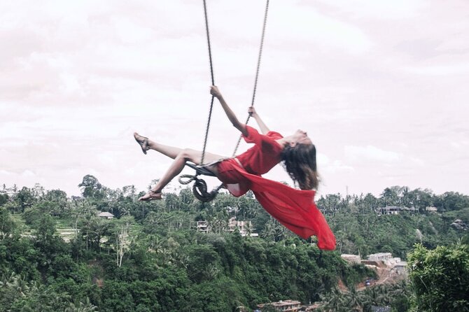 Jungle Swing - Volcano - Water Temple - Monkey Forest and Waterfall Tour - Tirta Empul: treat the temple as a living place