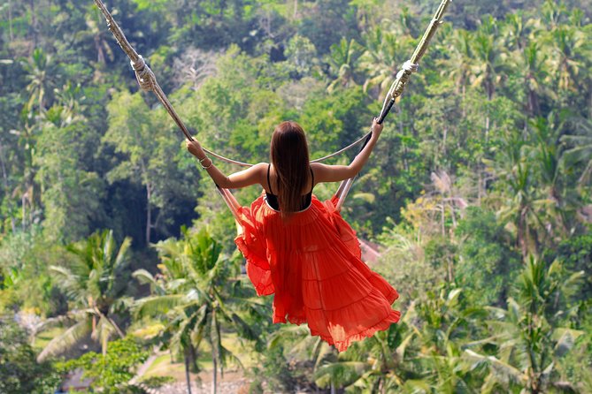 Jungle Swing - Volcano - Water Temple - Monkey Forest and Waterfall Tour - Sacred Monkey Forest Sanctuary: a beautiful but lively finish