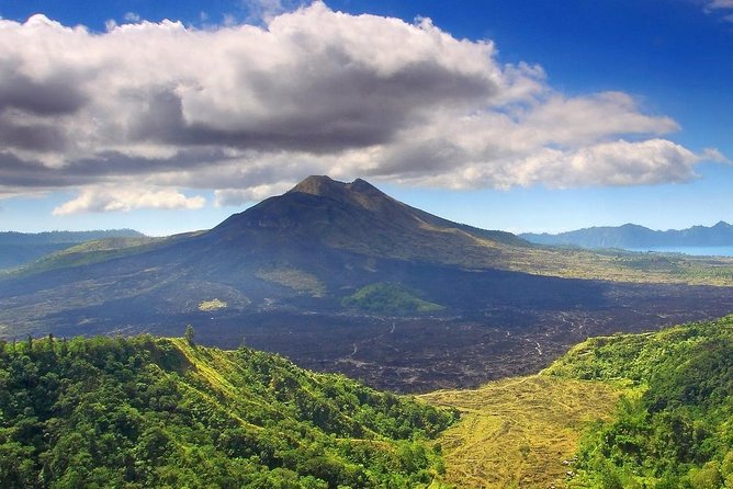 Kintamani Vulcano Tour - Mount Kawi and its cliff-cut shrines
