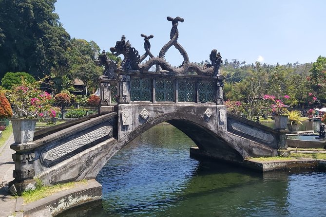 Lempuyang Tour : Heaven gate, Tirta Gangga, Goa Raja waterfall - What the guide adds to the day