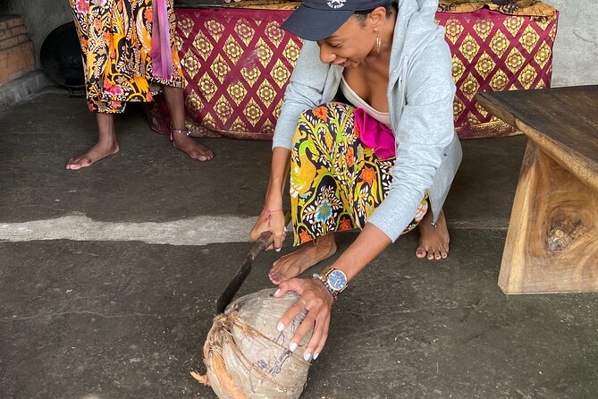 Make Traditional Bali Coconut Oil with a Balinese Family - Seeing village life beyond the worktable