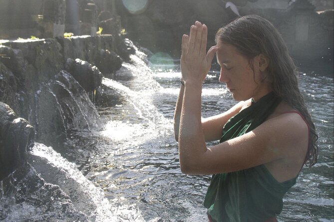 Melukat Ceremony and Temple Tour at Tirta Empul Temple - What happens during the two-hour visit