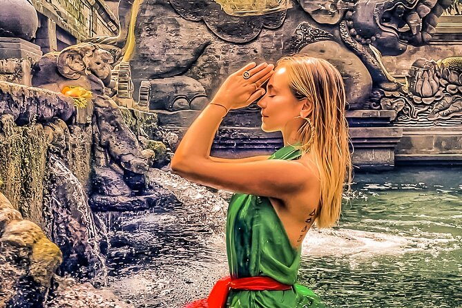 Melukat - The Purification Ceremony at Tirta Empul Temple - A long day built around Tirta Empul
