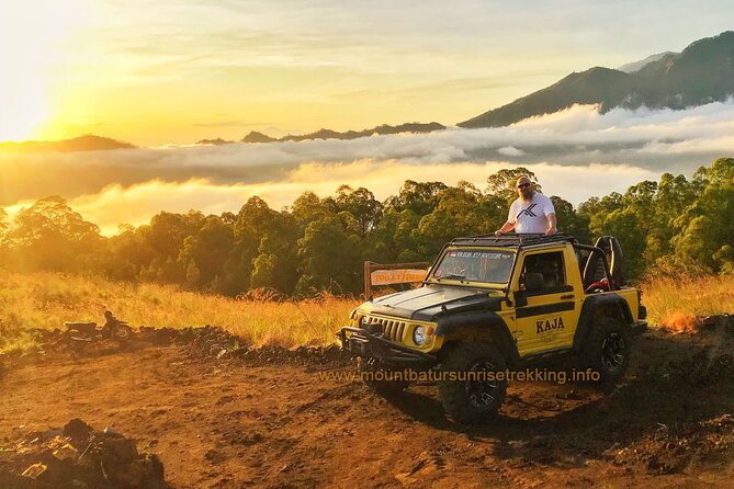 Mount Batur Jeep Sunrise (Private and Breakfast at Restaurant) - Watching sunrise from the Jeep park