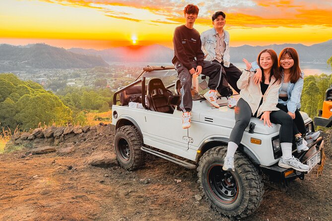 Mount Batur Jeep Sunrise Tour with Optional Add On - Waiting for the light with breakfast