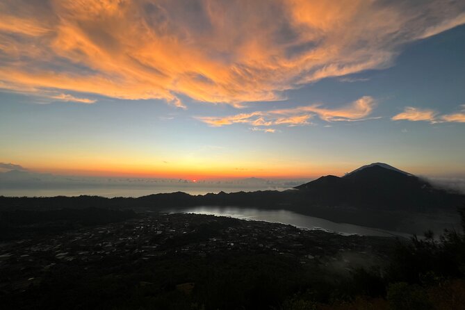 Mount Batur Sunrise Hike And Natural Hot Spring - The 2 a.m. pickup and long ride to the trail