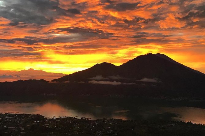 Mount Batur Sunrise Hike with Breakfast - Reaching the summit before sunrise