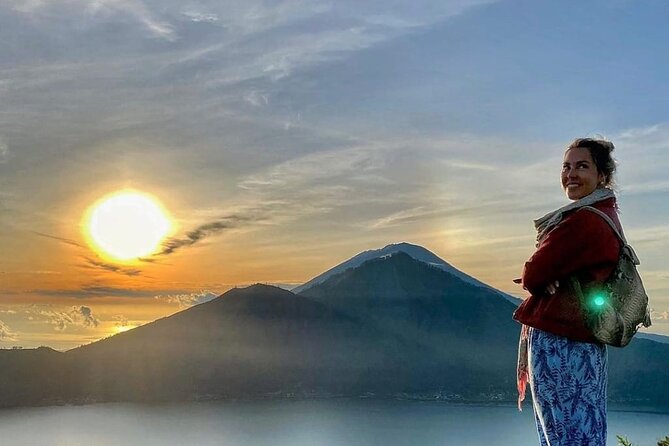 Mount Batur Sunrise Trekking - All Inclusive - Descending with Lake Batur in view