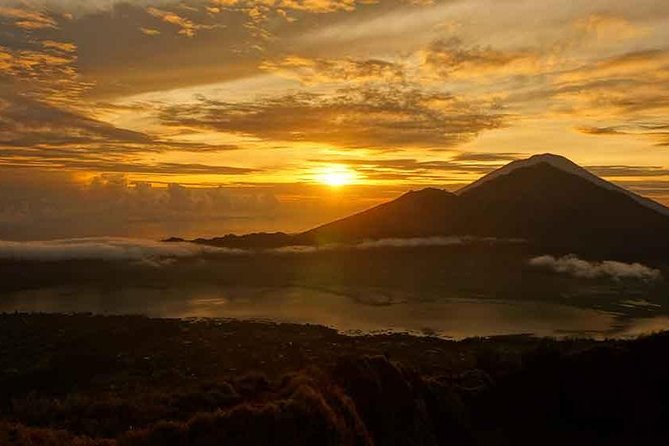 Mount Batur Sunrise Trekking - Breakfast and the Bayung Gede Briefing