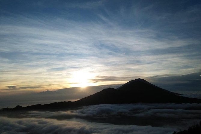Mount Batur Trekking Sunrise Private Tour - Sunrise breakfast above Lake Batur