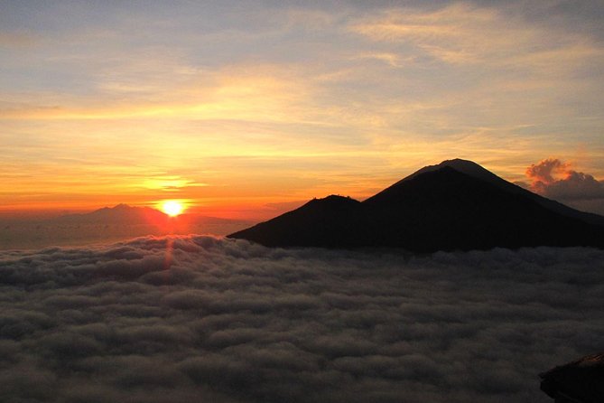 Mount Batur Volcano Sunrise Trekking With Ubud Rice Terrace - Coffee, local produce, and the Jati Temple stop