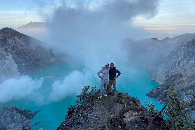 Mount Ijen Crater Tour From Ubud Bali - Seeing the blue fire and crater lake
