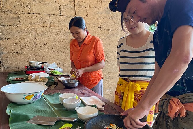 Munduk:authentic local Home cooking class - Cooking in a Balinese home