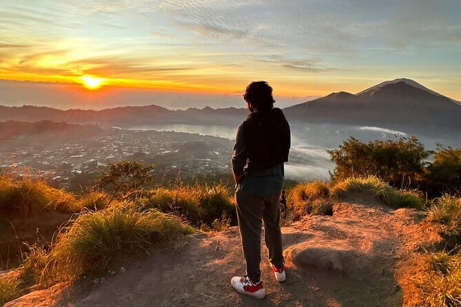 Munduk Twin Lake Jungle Hike, Ulun Danu Temple, & Waterfall - Small-Group Comfort and Guide Quality