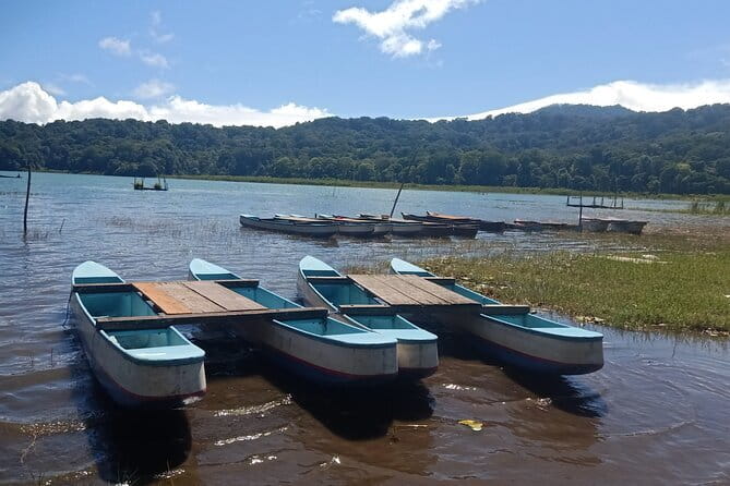 Munduk Twin lake Trekking, Ulun Danu Beratan & Hidden Waterfall - What the guide and private car add