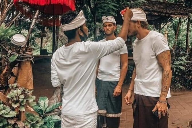 natural holy waterfalls healing tour. - Uma Pakel gives you an hour to slow down