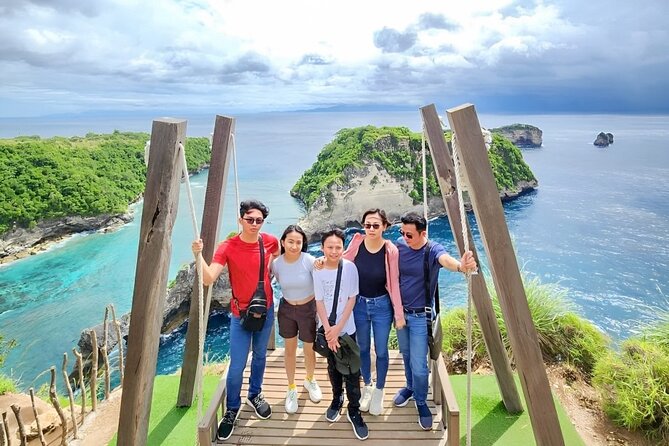 Nusa Penida Day Tour Kelingking Broken and Angels Bay - Indonesian lunch and a useful pause