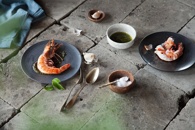 Private 6-Course Romantic Candlelight Dinner Overlooking Ubud Valley - A resort stroll before the first course