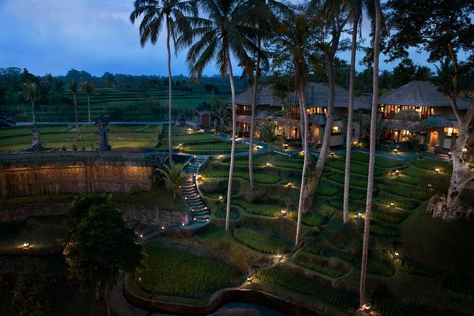Private 6-Course Romantic Candlelight Dinner Overlooking Ubud Valley - Service that shapes the experience
