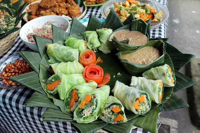 PRIVATE Authentic Balinese Cooking Class in Ubud at Putu's Home - Lunch or dinner: which should you choose?