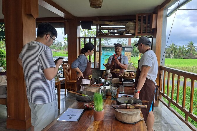 Private Balinese Cooking Class in Ubud at Santika's Home - Key points to know before booking