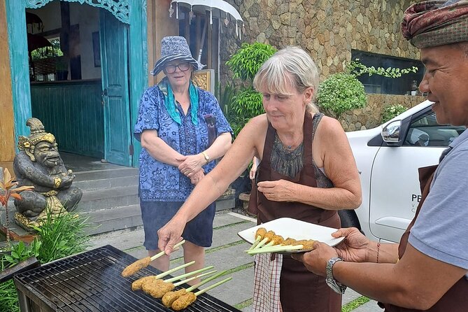 Private Balinese Cooking Class in Ubud at Santika's Home - Leaving Ubud for Santika’s village kitchen