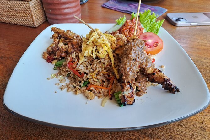 Private Balinese Cooking Class in Ubud at Santika's Home - What makes the Balinese food lesson useful