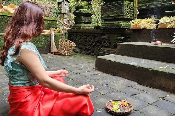 Private Balinese Purification in Holy Water at Temple with Local - Booking, weather, and cancellation details