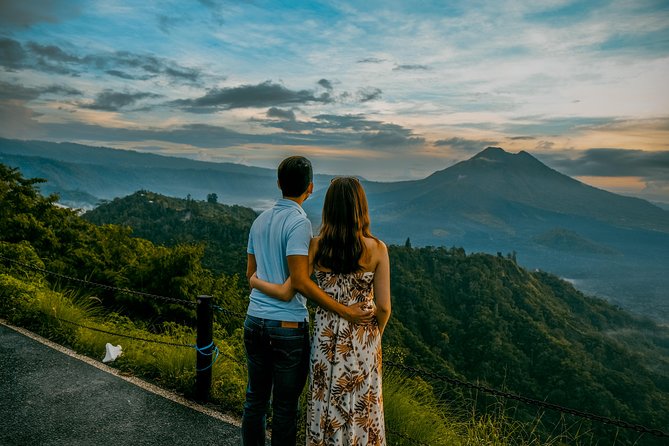 Private Full-Day Bali Sightseeing Tour with Pickup and Lunch - Tegalalang Rice Terrace: a quick first look