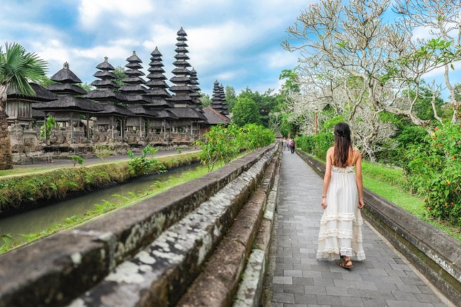 Private Tour: Full-Day Tanah Lot and Uluwatu Temples with Kecak Fire Dance Show - Your driver-guide and the private format