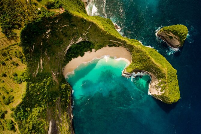 Private Tour in Nusa Penida West Island - Broken Beach and the arched opening in the coast