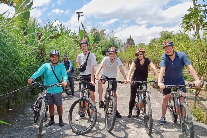Private Ubud Downhill Cycling with Volcano, Rice Paddies & Meal - The guides shape the experience