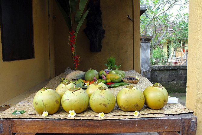 PRIVATE Ubud Market Tour & Balinese Cooking Class with Putu - What the $95 price covers