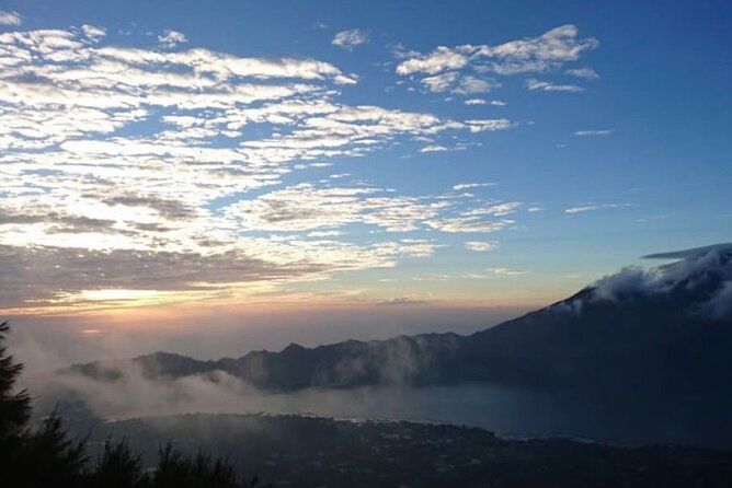 Sharing Mount Batur Sunrise Trekking Guide Pick Up and Drop Off - A private guide changes the feel of the hike