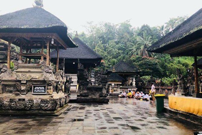 Skip the Line Tirta Empul Temple Entrance Ticket All Inclusive - Who should book this experience