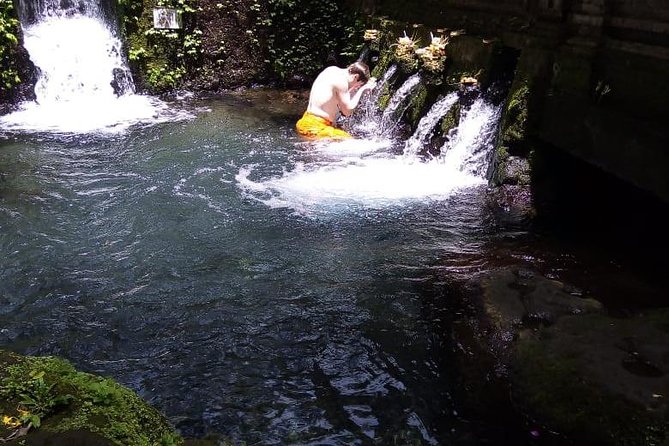 Soul Purification at Pura Mengening in Bali - Why the Small Group Makes a Difference