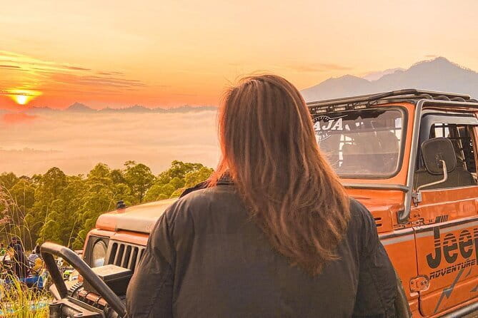 Sunrise + Jeep + Photographer - The long night transfer from Ubud