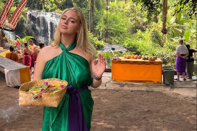 Taman Beji Griya Waterfall Tranquil Purification Ceremony - Key points at a glance