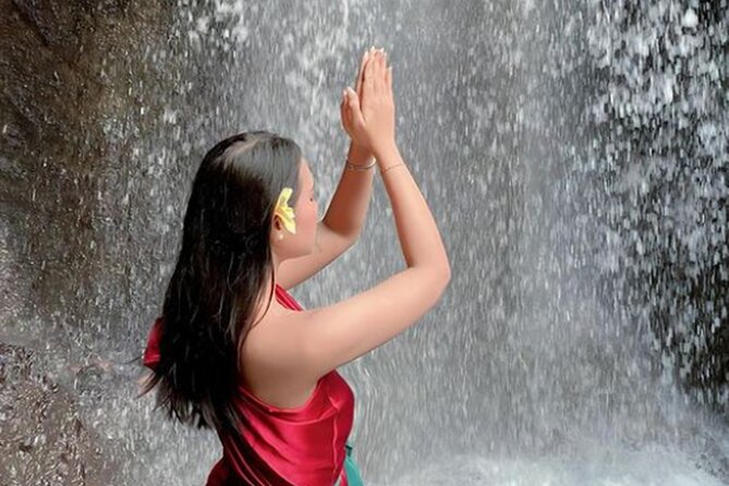 Taman Beji Griya Waterfall Tranquil Purification Ceremony - The waterfall setting and what you will see