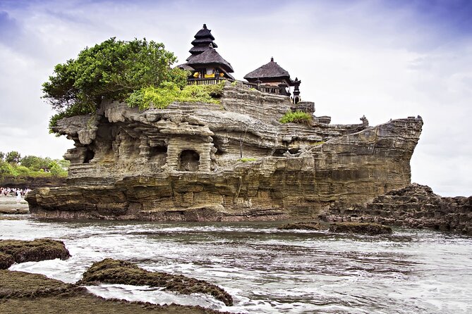 Tanah Lot, Jatiluwih Rice Terrace and Waterfall Day Tour - Local guidance and photography