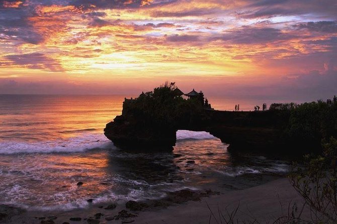 Tanah Lot Sunset and Monkey Forest Tour. - The long ride through villages and rice fields