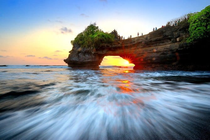 Tanah Lot Sunset Tour with Kecak Show and Dinner - Key points at a glance