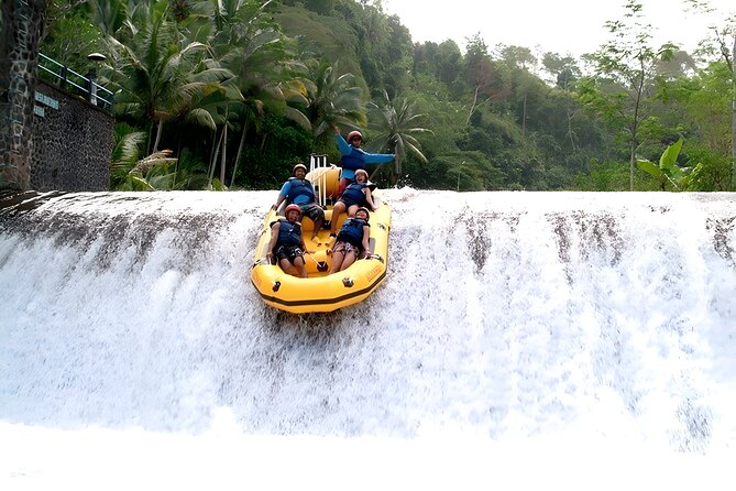 Telaga Waja White Water Rafting - With No Step or Stair : Bali Best Adventures - Lunch, showers, and the useful extras