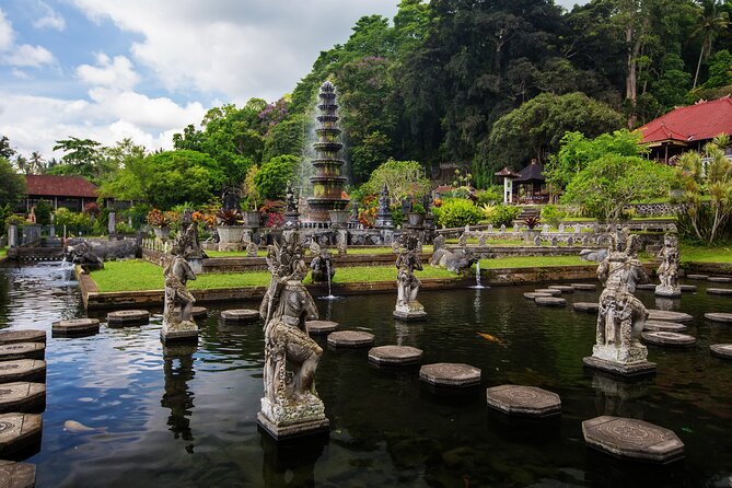 The best Lempuyang gate of heaven tour - Tirta Gangga’s royal water gardens