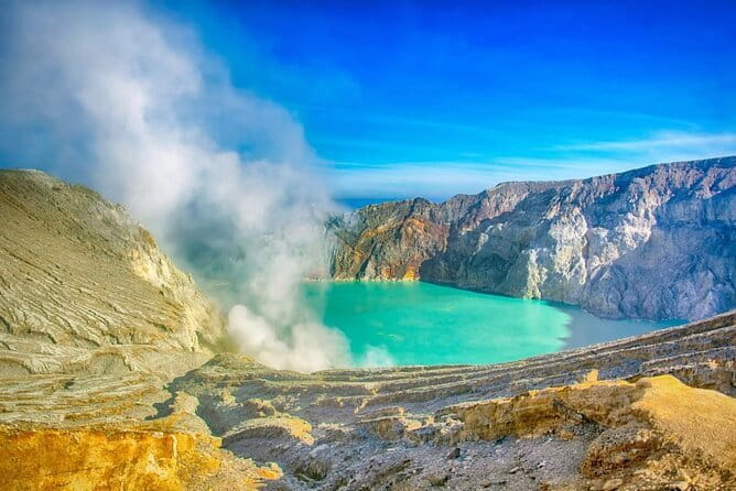 The Majestic Mount Ijen Sunrise Trekking From Bali - The 1.5 to 2 hour climb under the stars