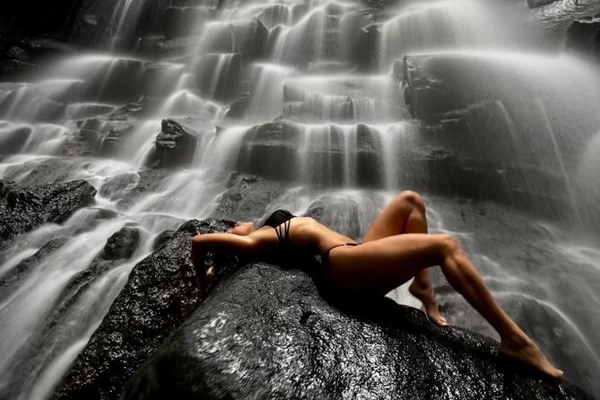 Tirta Empul temple, Jungle Swing and Waterfalls - Private Tour - Kanto Lampo: water over sculpted rock