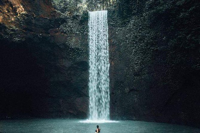 Top Bali Waterfalls: Suwat, Kanto Lampoe, Tibumana Waterfall - Kanto Lampo: beautiful rock, possible waiting time
