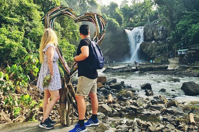 Ubud Bali Driver - Private Driver in Ubud - Kanto Lampo Waterfall in about 30 minutes