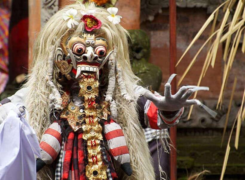 Ubud: Barong Dance and Keris Cultural Dance Show Tickets - A Balinese story told through masks and movement